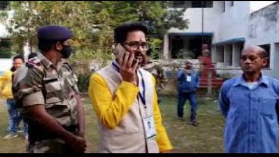 WB Municipal Election 2022: খড়গপুরে তৃণমূলের এজেন্টদের বিরুদ্ধে মোবাইলে নজরদারি চালানোর অভিযোগ বিজেপি প্রার্থী হিরণের Bangla News