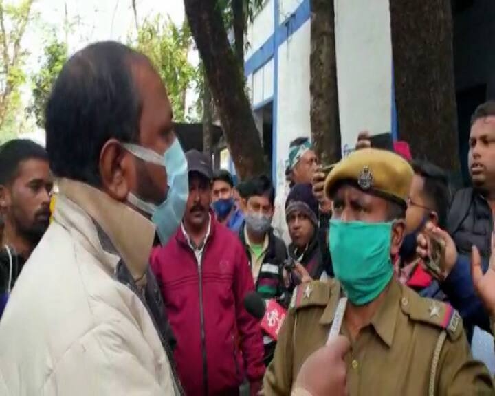 জলপাইগুড়িতে বহিরাগত ঢুকিয়ে ভোট করানোর অভিযোগ।