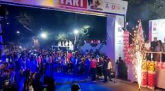 Pune Marathon Photo : देशात पहिल्यांदाच रात्रीच्या वेळी मॅरेथॉन स्पर्धा; पुण्यात आयोजन