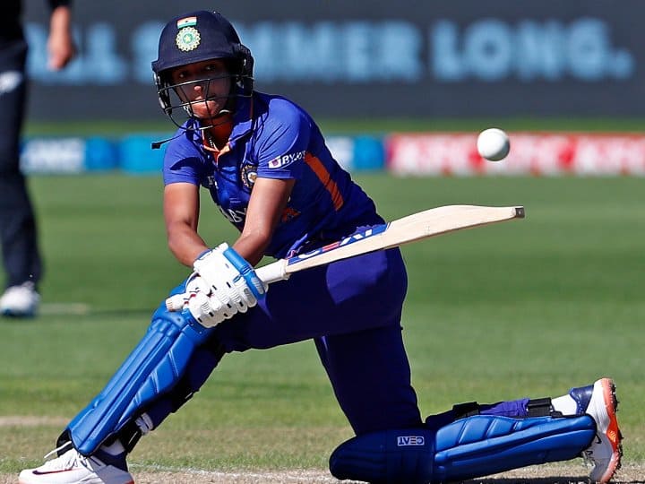Womens World Cup 2022: वॉर्मअप मैच में भारत ने दक्षिण अफ्रीका को 2 रन से हराया, हरमनप्रीत ने जड़ा शतक
