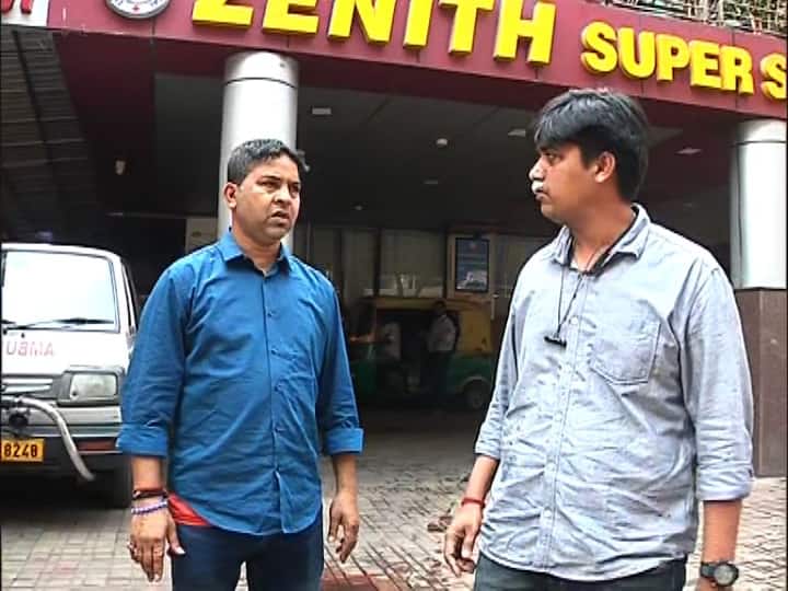 ডান পা, পিঠ ও কাঁধে মারাত্মক আঘাত লেগেছে চিত্র সাংবাদিক শ্যামল জানার।