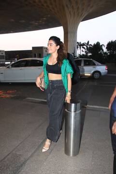 कंधे पर 2 लाख का हैंडबैग टांगे नजर आईं पुष्पा की श्रीवल्ली, रश्मिका मंदाना ने दिखाई अपनी लग्ज़री लाइफ की एक झलक