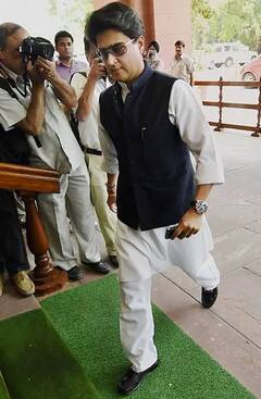 ਮੈਨੇਜਮੈਂਟ ਦੀ ਪੜ੍ਹਾਈ ਕਰ ਰਾਜਨੀਤੀ 'ਚ ਉਤਰੇ ਇਹ ਰਾਜਨੇਤਾ, ਕੋਈ ਕੇਂਦਰੀ ਮੰਤਰੀ ਤੇ ਕੋਈ ਮੁੱਖ ਮੰਤਰੀ ਬਣਿਆ