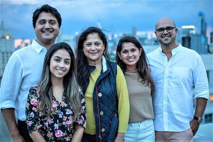 यशोधरा राजे सिंधिया के तीन बच्चे हैं. सबसे बड़े बेटे का नाम अक्षय हैं जो अमेरिका में वीडियो जॉकी हैं. बाकी दोनों बच्चे पढ़ाई कर रहे हैं.