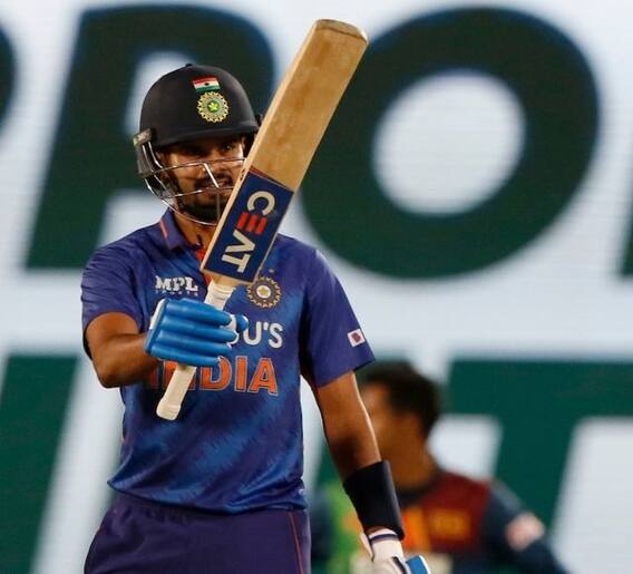 श्रेयस अय्यरची दमदार फलंदाजी, नवा विक्रम नावावर