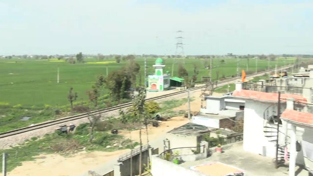 Even after 75 years of independence, Sunam assembly constituency village Bharur is no bus service ਦੇਸ਼ ਦੀ ਆਜ਼ਾਦੀ ਤੋਂ 75 ਸਾਲ ਬਾਅਦ ਵੀ ਸੰਗਰੂਰ ਦੇ ਇਸ ਪਿੰਡ ਨੂੰ ਸ਼ਹਿਰ ਤੱਕ ਜਾਣ ਲਈ ਨਹੀਂ ਹੈ ਕੋਈ ਬਸ ਸਰਵਿਸ