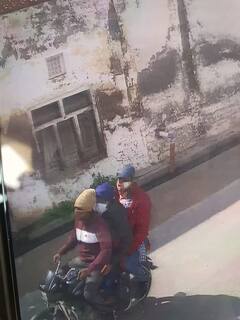 ਬੈਂਕ 'ਚੋਂ 3 ਲੱਖ 66 ਹਜ਼ਾਰ ਲੁੱਟ ਫਰਾਰ ਹੋਏ ਲੁੱਟੇਰੇ, CCTV 'ਚ ਤਸਵੀਰਾਂ ਕੈਦ