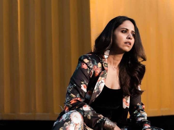 'दिल, दोस्ती, दुनियादारी' या मालिकेतून मराठी मनोरंजन सृष्टीत पदार्पण करणारी अभिनेत्री म्हणजे स्वानंदी टिकेकर. (Photo:@swananditikekar/IG)