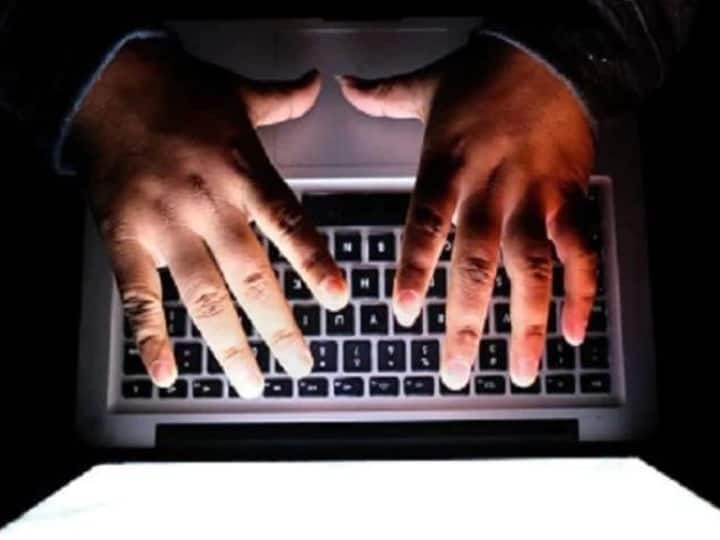 Social Media Post: सोशल मीडिया पर पोस्ट से पहले रहें सतर्क, नहीं तो खानी पड़ सकती है जेल की हवा, जानिए एक्सपर्ट की राय Social Media precautions Be careful before Post otherwise may have to go to Jail ANN Social Media Post: सोशल मीडिया पर पोस्ट से पहले रहें सतर्क, नहीं तो खानी पड़ सकती है जेल की हवा, जानिए एक्सपर्ट की राय