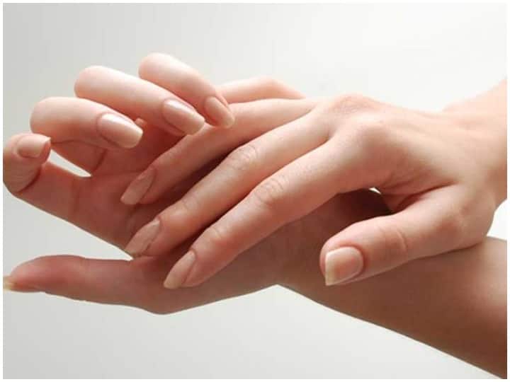 Health Tips, Follow These Tips to Clean Nails, Nail Care Tips नाखून साफ करने के लिए अपनाएं ये टिप्स, नाखून दिखेंगे शाइनी