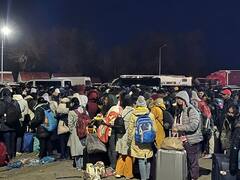 रूस-यूक्रेन के संकट का सातवां दिन, अपनी जिद के आगे झुकने को तैयार नहीं राष्ट्रपति पुतिन, पिस रहे लोग