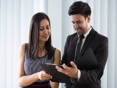 अपनी पहली नौकरी शुरू करने से पहले महिलाएं रखें इन बातों पर खास ख्याल, बाद में नहीं होगी किसी तरह की आर्थिक परेशानी