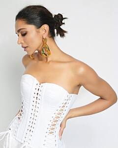 Deepika Padukone : 'या' कारणामुळं दीपिका स्वतःला समजते नशिबवान!