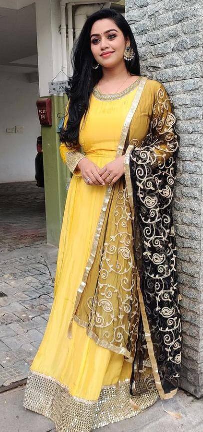 Gayathri Yuvaraj pics: மரகத மஞ்சளில் நடிகை காயத்ரி யுவராஜ் ரீசண்ட் க்ளிக்ஸ் Gayathri Yuvaraj pics: மரகத மஞ்சளில் நடிகை காயத்ரி யுவராஜ் ரீசண்ட் க்ளிக்ஸ்