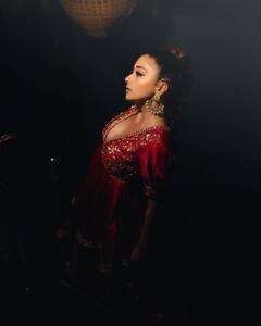 अंधेरे में जगमगाया उतरन फेम एक्ट्रेस का चेहरा, गुलाबी रूप के साथ टीना दत्ता का रंग दिखा सुनहरा