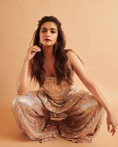 Keerthy Suresh: కీర్తి సురేష్‌ను ఇలాంటి డ్రెస్‌లో, ఇలాంటి ఫోజుల్లో ఎప్పుడూ చూసి ఉండరు