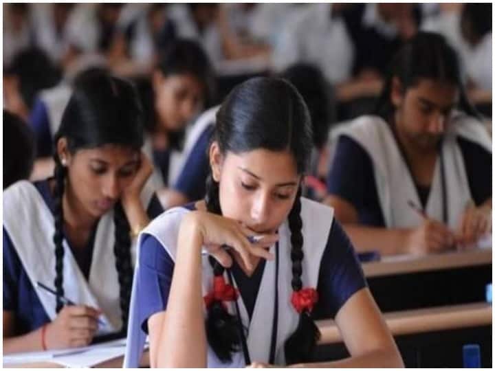Punjab Board Exams 2022: पंजाब बोर्ड ने जारी की क्लास 5, 8, 10 और 12 की परीक्षा तारीखें, इस डायरेक्ट लिंक से करें चेक Punjab Board Exams 2022 punjab board class 5 8,10 14 date sheet released check online at pseb.ac.in Punjab Board Exams 2022: पंजाब बोर्ड ने जारी की क्लास 5, 8, 10 और 12 की परीक्षा तारीखें, इस डायरेक्ट लिंक से करें चेक