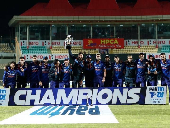 भारत ने श्रीलंका के साथ खेली गई टी20 सीरीज में 3-0 से जीत हासिल की. इस सीरीज का पहला मैच लखनऊ और दूसरा-तीसरा मैच धर्मशाला में खेला गया था.