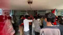 Municipal Election 2022: ইভিএম ভাঙচুরের অভিযোগে গ্রেফতার  প্রার্থী, প্রতিবাদে রামপুরহাটে বামেদের বিক্ষোভ