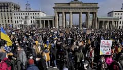 Russia Ukraine war protest: યુક્રેન પર રશિયાના હુમલાનો વિરોધ, બર્લિનમાં એક લાખ લોકોએ નોંધાવ્યો વિરોધ