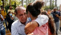 બાળકોને ભેટીને માતા-પિતા રડી પડ્યા, યુક્રેનથી પરત ફર્યાની હ્રદય સ્પર્શી તસવીરો