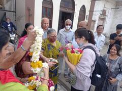 Russia Ukraine War: यूक्रेन से उज्जैन लौटी छात्रा का हुआ ऐसे स्वागत, परिवार ने कहा- 'मोदी हैं तो मुमकिन है'