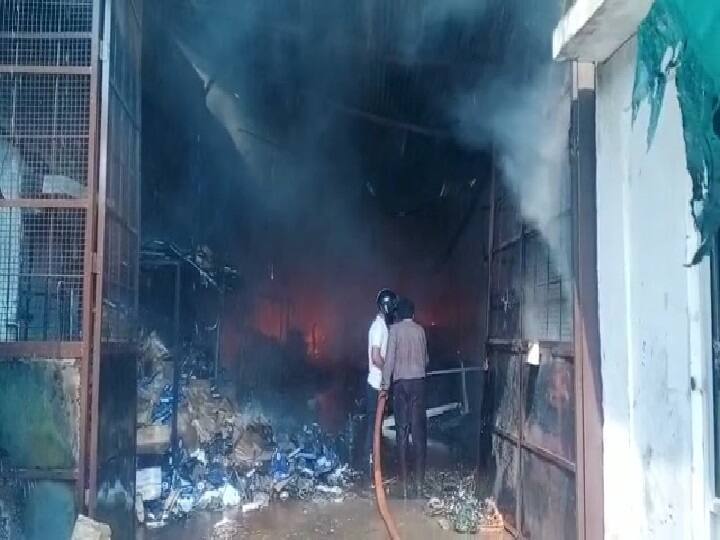 Rajasthan fire broke out in tire godown in jodhpur ann Jodhpur Fire: टायर के गोदाम में लगी भीषण आग, बुझाने के लिए दमकल कर्मियों को करनी पड़ रही है कड़ी मशक्कत