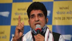 ફટાફટઃ AAP નેતા ઈસુદાન ગઢવીના કોંગ્રેસ પર પ્રહાર, કહ્યું-‘કોંગ્રેસને વોટ આપવો વ્યર્થ’