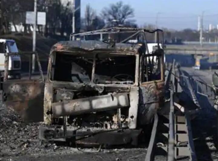 ਐਤਵਾਰ ਨੂੰ ਇਸ ਨੇ ਯੂਕਰੇਨ ਦੇ ਦੂਜੇ ਸਭ ਤੋਂ ਵੱਡੇ ਸ਼ਹਿਰ ਖਾਰਕੀਵ 'ਤੇ ਮੁੜ ਕਬਜ਼ਾ ਕਰ ਲਿਆ। ਐਤਵਾਰ ਨੂੰ ਹੀ ਕੁਝ ਸੈਟੇਲਾਈਟ ਤਸਵੀਰਾਂ ਸਾਹਮਣੇ ਆਈਆਂ, ਜਿਸ 'ਚ ਰੂਸ ਦੀ ਵੱਡੀ ਫੌਜ ਦਿਖਾਈ ਦੇ ਰਹੀ ਹੈ ਅਤੇ ਉਹ ਯੂਕਰੇਨ ਦੇ ਕਈ ਸ਼ਹਿਰਾਂ 'ਤੇ ਹਮਲਾ ਕਰਨ ਦੀ ਤਿਆਰੀ ਕਰ ਰਹੀ ਹੈ।