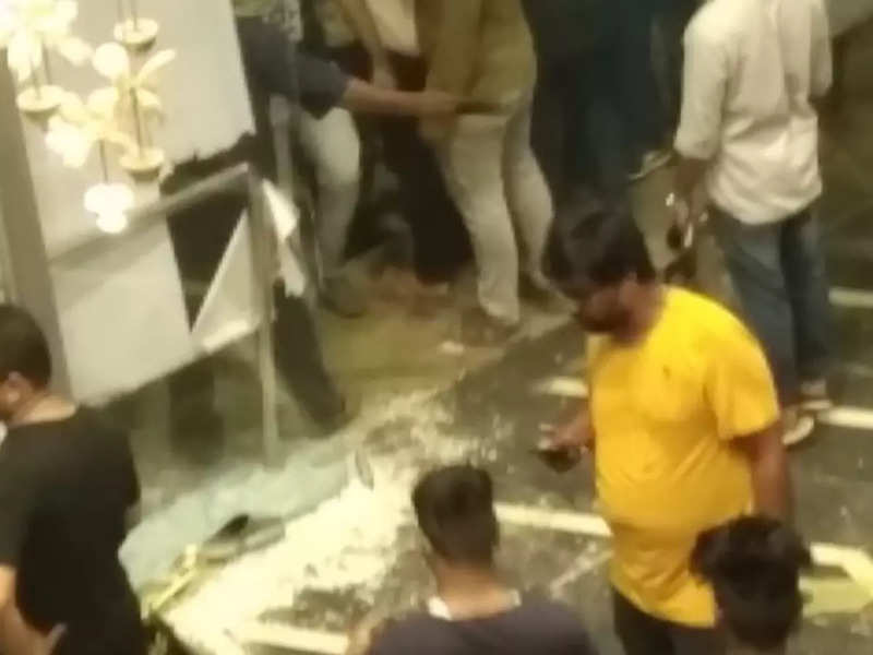 Rohini Theatre Damage: கண்ணாடியை உடைத்த அஜித் ரசிகர்கள்.. செலவு எவ்வளவு தெரியுமா? ரோஹினி தியேட்டர் உரிமையாளர் எச்சரிக்கை!