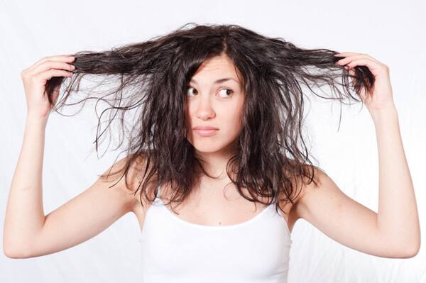 diy tips to control post covid and post omicron hair fall with ayurvedic tips खूब झड़ रहे हैं आपके बाल तो अपनाएं ये आयुर्वेदिक डाइट, पोस्ट कोविड और पोस्ट ओमिक्रोन हेयर फॉल से मिलेगी राहत