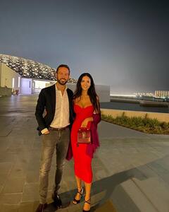 ईशा गुप्ता-मैनुअल कैंपोस की यहां हुई थी पहली मुलाकात, बेहद फिल्मी है एक्ट्रेस की लव स्टोरी