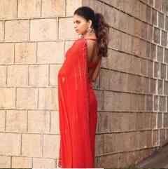 Suhana Khan Update: সাদা পোশাকে নেট দুনিয়ায় ঝড় শাহরুখ কন্যা সুহানার