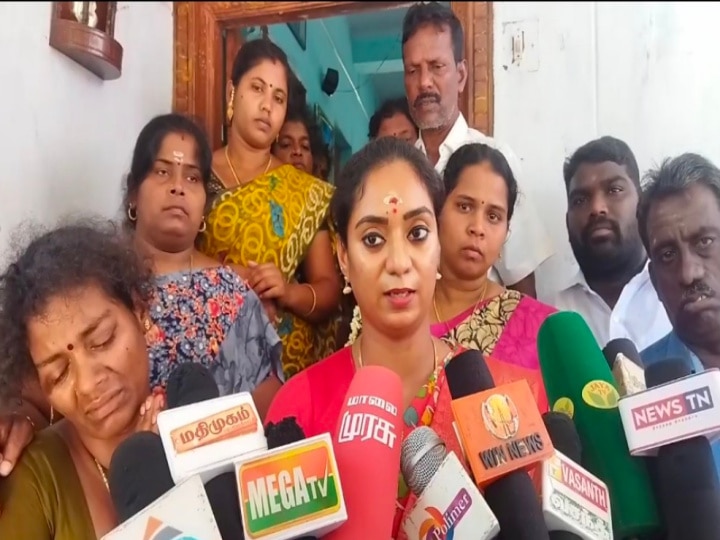 அமைச்சரின் காலில் விழுந்து காரைக்கால் மாவட்ட மீனவப் பெண்கள் கதறல்