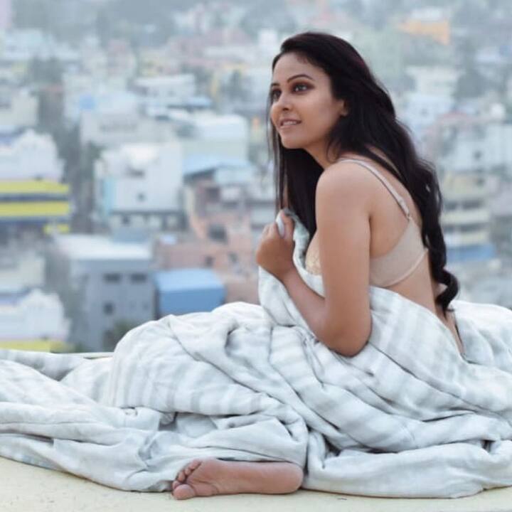 தற்போது ஓரிரு படங்களில் நடித்து வருகிறார்