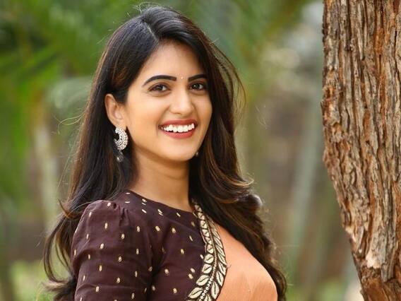 Biggboss Sravanthi: బిగ్బాస్ ఓటీటీలో చక్కని చుక్క స్రవంతి చొక్కారపు, ఈమె ఎవరో తెలుసా? Biggboss Sravanthi: బిగ్బాస్ ఓటీటీలో చక్కని చుక్క స్రవంతి చొక్కారపు, ఈమె ఎవరో తెలుసా?
