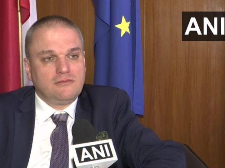  indians can cross into poland border without visa there will be special flights for them says adam burakowski Russia Ukraine Crisis : रशिया-युक्रेन युद्धात भारतीयांना दिलासा, व्हिसाशिवाय पोलंडची सीमा पार करता येणार