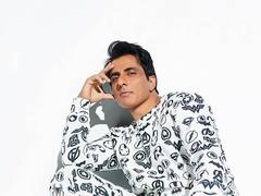 Sonu Sood :  एका चित्रपटामध्ये काम करण्यासाठी सोनू घेतो 'एवढे' मानधन!