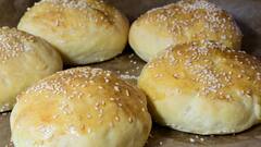 Egg Burger at Home: রেস্তরাঁর এগ বার্গারের স্বাদ বাড়িতেই, চটপট বানিয়ে ফেলুন