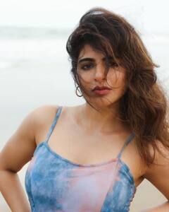Actress Ishwarya Menon: நெஞ்சமெல்லாம் வண்ணம்... நடிகை ஐஸ்வர்யா மேனனின் லேட்டஸ்ட் க்ளிக்ஸ் !