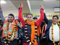 J&K News: कांग्रेस को लगा बड़ा झटाका, गुलाम नबी आजाद के भतीजे मुबश्शिर आजाद बीजेपी में हुए शामिल