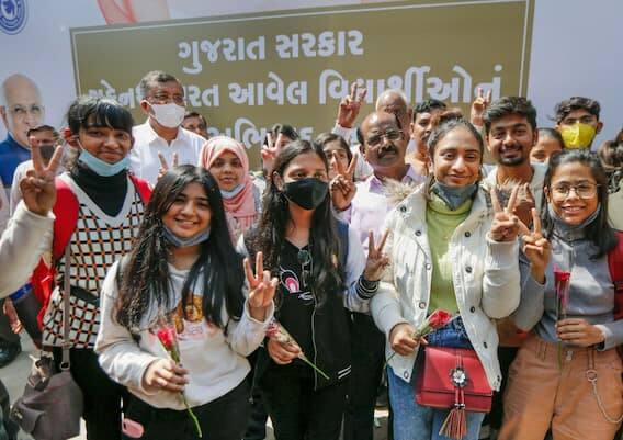 એડવાઈઝરીમાં કહેવામાં આવ્યું છે કે અમે માની રહ્યા છીએ કે ટ્રેનો મોડી પડશે, ક્યારેક કેન્સલ થશે અને લાંબી લાઈનો જોવા મળશે.