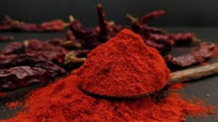 Tips to find out Chilli Powder Adultration மிளகாய் தூள் கலப்படம் செய்யப்பட்டதா? தெரிந்து கொள்வது எப்படி? இதோ உங்களுக்கான டிப்ஸ்!