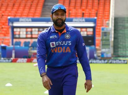 rohit sharma twitter account hacking and viral funny tweet Rohit Twitter Hack : ரோகித் ஷர்மாவின் ட்விட்டர் கணக்கை ஹேக் செய்த மர்மநபர்..! ரகளையான ட்வீட்டால் ரசிகர்கள் அதிர்ச்சி..!