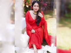 Neha Kakkar : ‘लाल छड़ी मैदान खड़ी’, नेहा कक्करचा घायाळ करणारा अंदाज!