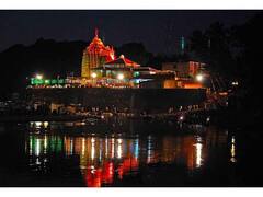 Mahashivratri: दक्षिण कोकणची काशी म्हणून प्रसिद्ध असलेल्या कुणकेश्वर मंदिरात देवगड हापुसची आरास!