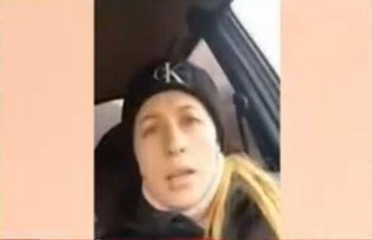 ਰੂਸੀ ਸੈਨਿਕ ਨਾਲ ਭਿੜੀ ਯੂਕਰੇਨੀ ਮਹਿਲਾ