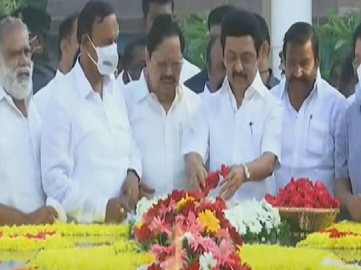 MK Stalin paid floral tribute to former chief ministers of Tamil Nadu M Karunanidhi and CN Annadurai HBD MK Stalin:  69வது பிறந்தநாள்.. அண்ணா, கருணாநிதி நினைவிடங்களில் மு.க ஸ்டாலின் மலர் தூவி மரியாதை!