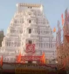 MahaShivaratri : People rush in Srikalahasti temple