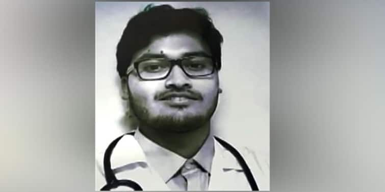 Ukraine Student Return Jhargram Medical Student Stuck In Ukraine, Panic Gripped Parents Ukraine Student Return : 'বাঙ্কারে শেষ খাবার, বাইরে রুশ সেনা', কবে ফিরবে ছেলে, আতঙ্কে ঝাড়গ্রামের পরিবার